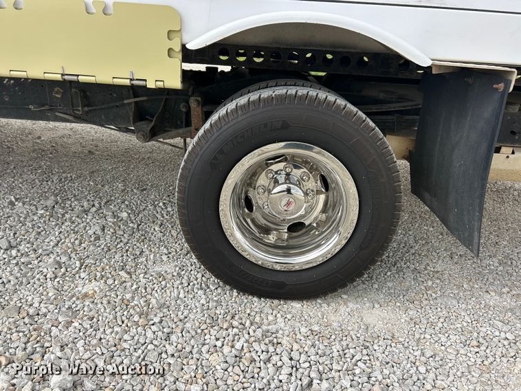 image for item FT6001 2018 Ford E450 Super Duty refrigerated delivery truck