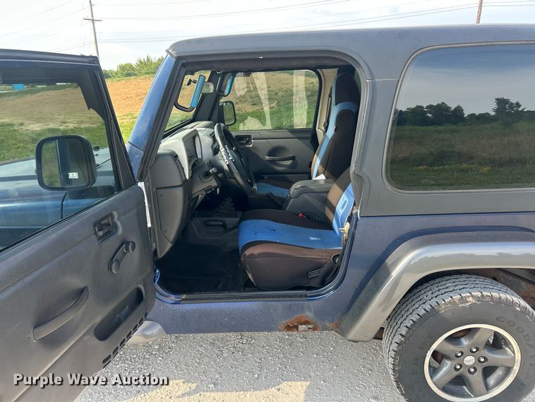 image for item FT6007 2004 Jeep Wrangler SUV