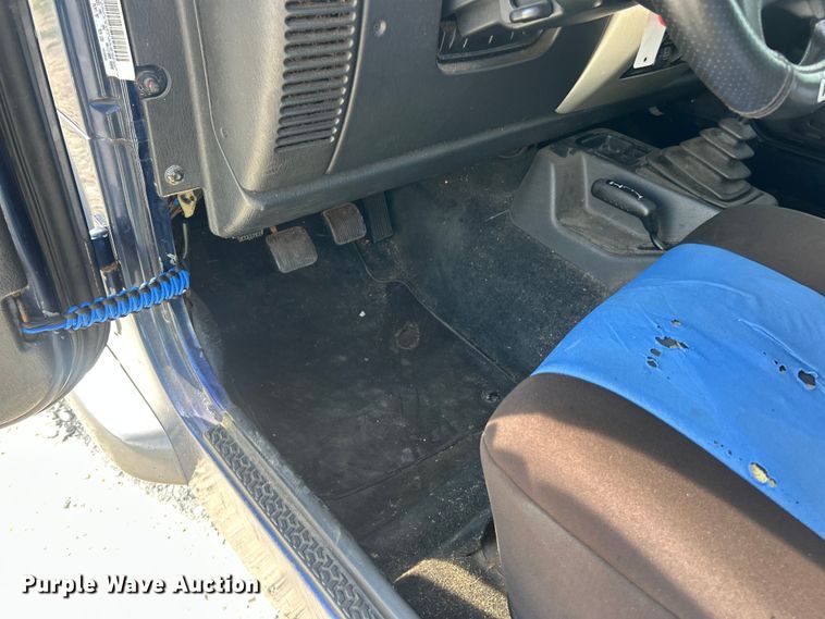 image for item FT6007 2004 Jeep Wrangler SUV