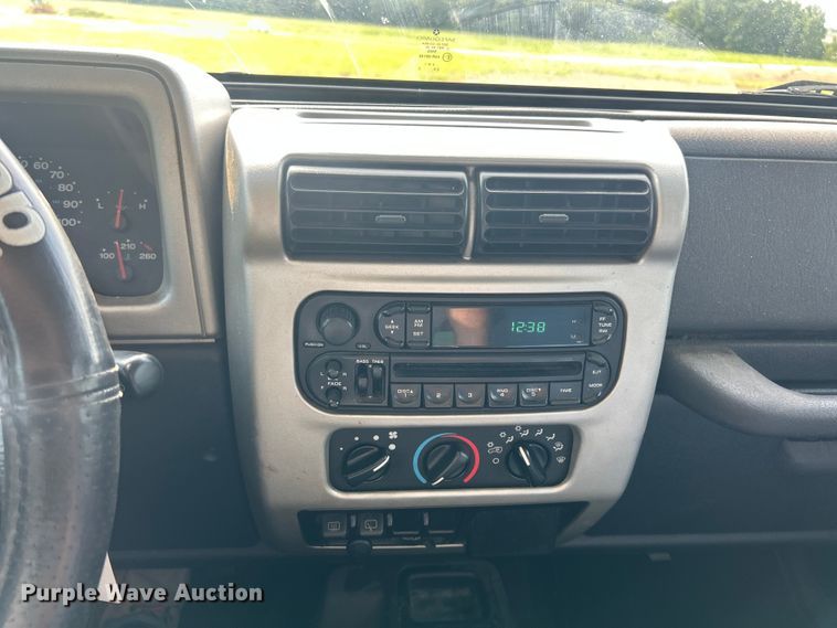 image for item FT6007 2004 Jeep Wrangler SUV