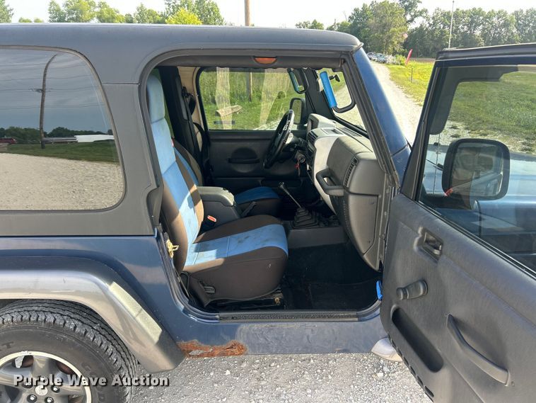 image for item FT6007 2004 Jeep Wrangler SUV