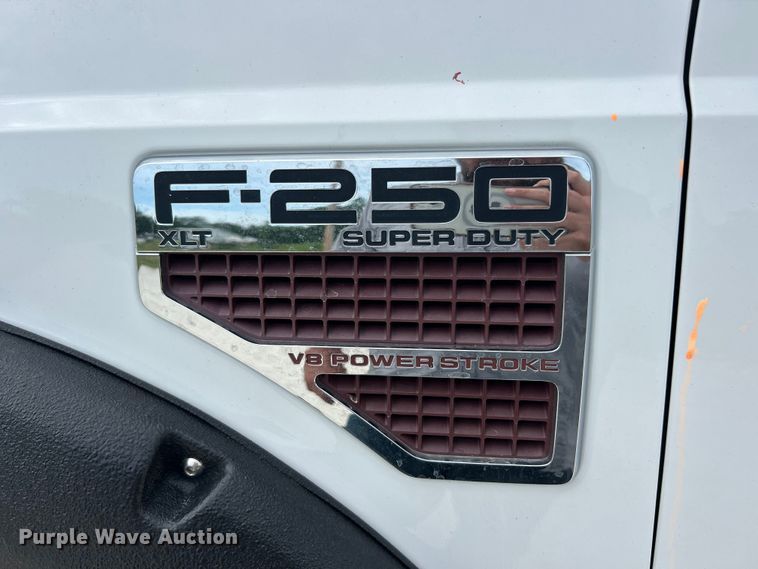 image for item FT6009 2008 Ford F250 Super Duty  XLT Crew Cab pickup truck