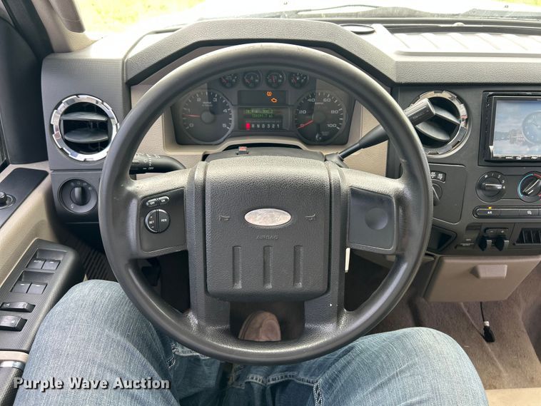 image for item FT6009 2008 Ford F250 Super Duty  XLT Crew Cab pickup truck