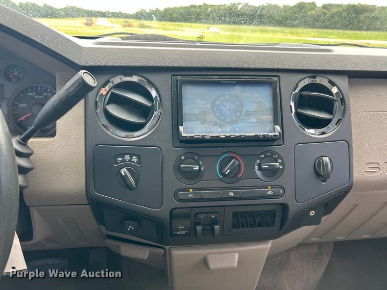 image for item FT6009 2008 Ford F250 Super Duty  XLT Crew Cab pickup truck