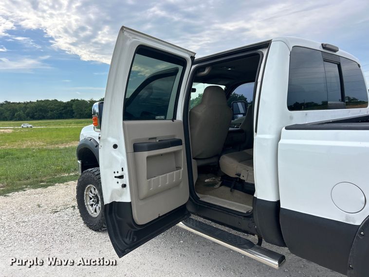image for item FT6009 2008 Ford F250 Super Duty  XLT Crew Cab pickup truck