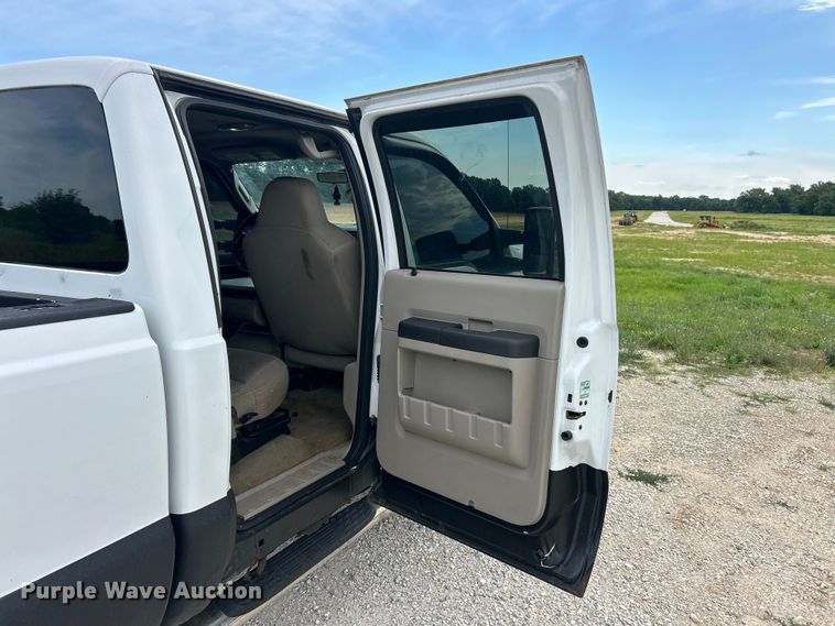 image for item FT6009 2008 Ford F250 Super Duty  XLT Crew Cab pickup truck