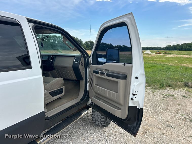 image for item FT6009 2008 Ford F250 Super Duty  XLT Crew Cab pickup truck
