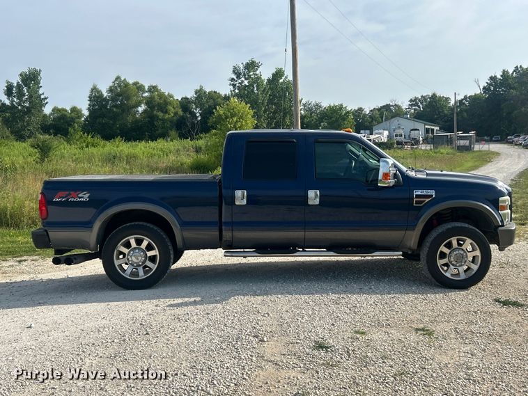 image for item FT6010 2008 Ford F250 Super Duty Crew Cab pickup truck