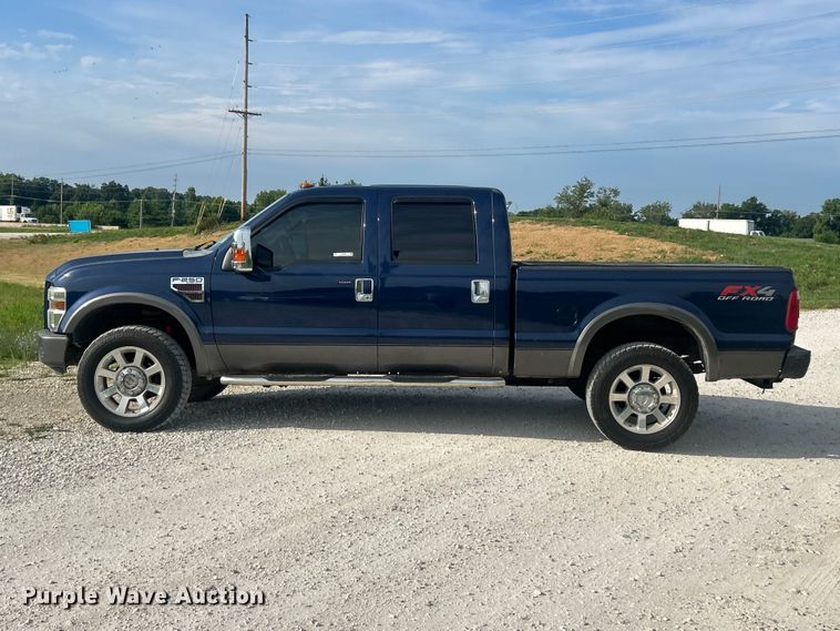 image for item FT6010 2008 Ford F250 Super Duty Crew Cab pickup truck