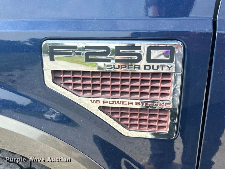 image for item FT6010 2008 Ford F250 Super Duty Crew Cab pickup truck