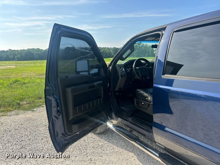 image for item FT6010 2008 Ford F250 Super Duty Crew Cab pickup truck