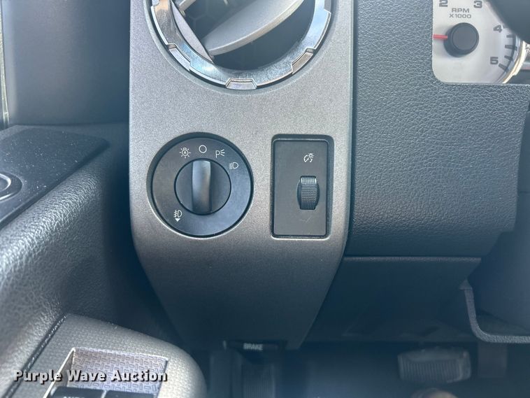image for item FT6010 2008 Ford F250 Super Duty Crew Cab pickup truck