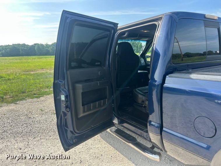 image for item FT6010 2008 Ford F250 Super Duty Crew Cab pickup truck