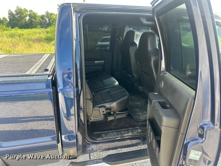 image for item FT6010 2008 Ford F250 Super Duty Crew Cab pickup truck