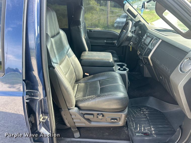 image for item FT6010 2008 Ford F250 Super Duty Crew Cab pickup truck
