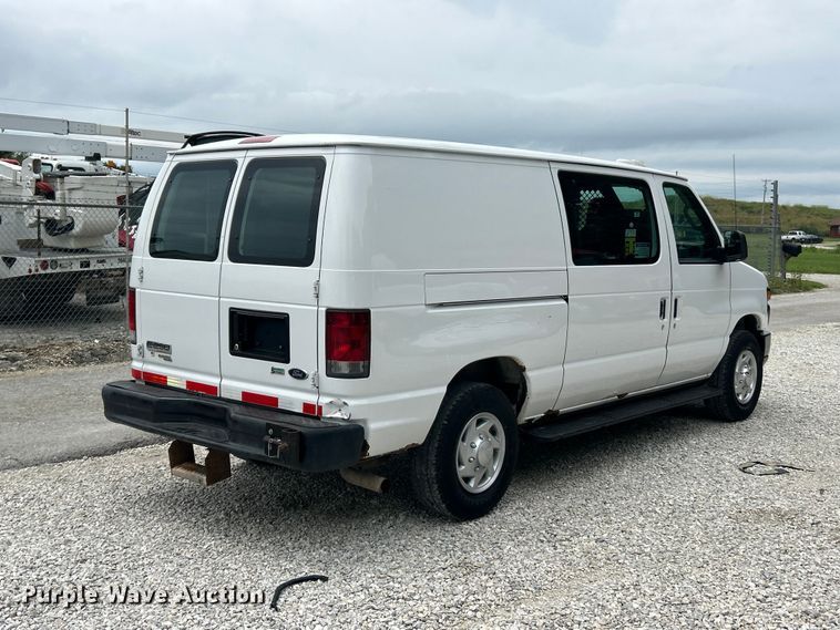 image for item FT6013 2011 Ford E250 van