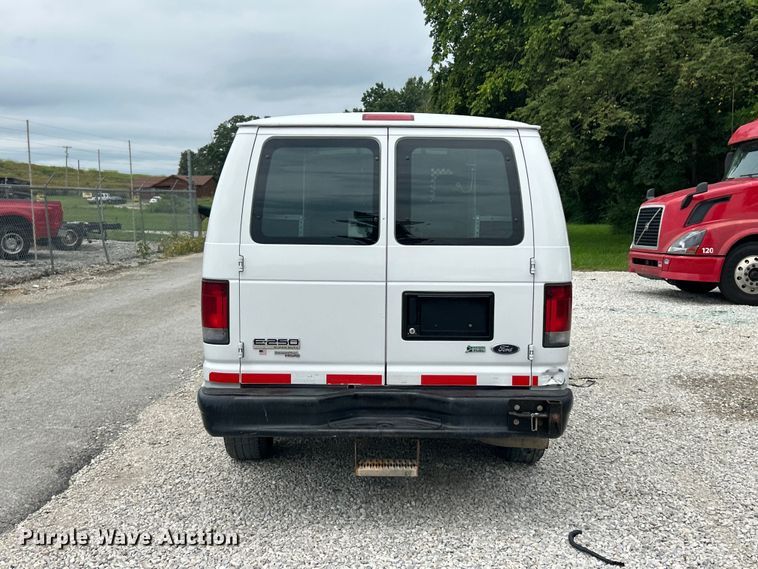 image for item FT6013 2011 Ford E250 van