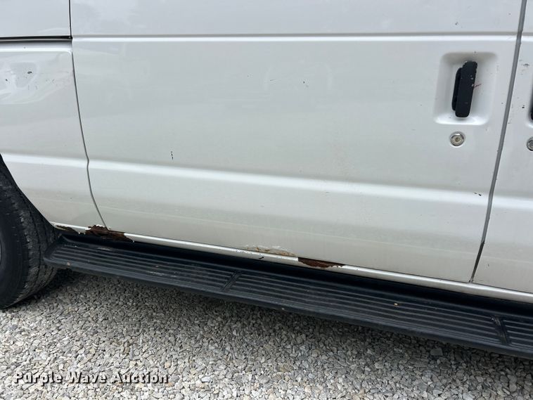 image for item FT6013 2011 Ford E250 van