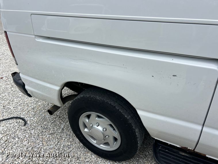 image for item FT6013 2011 Ford E250 van