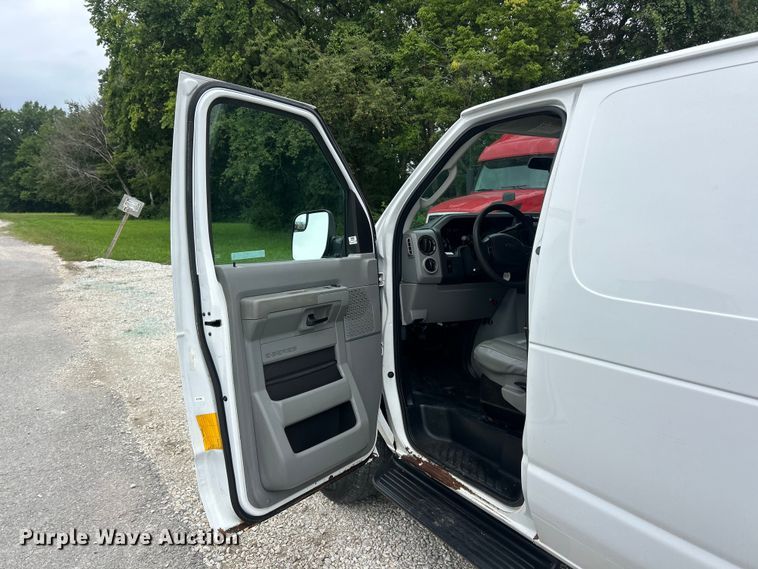 image for item FT6013 2011 Ford E250 van