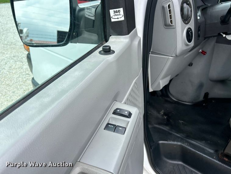 image for item FT6013 2011 Ford E250 van