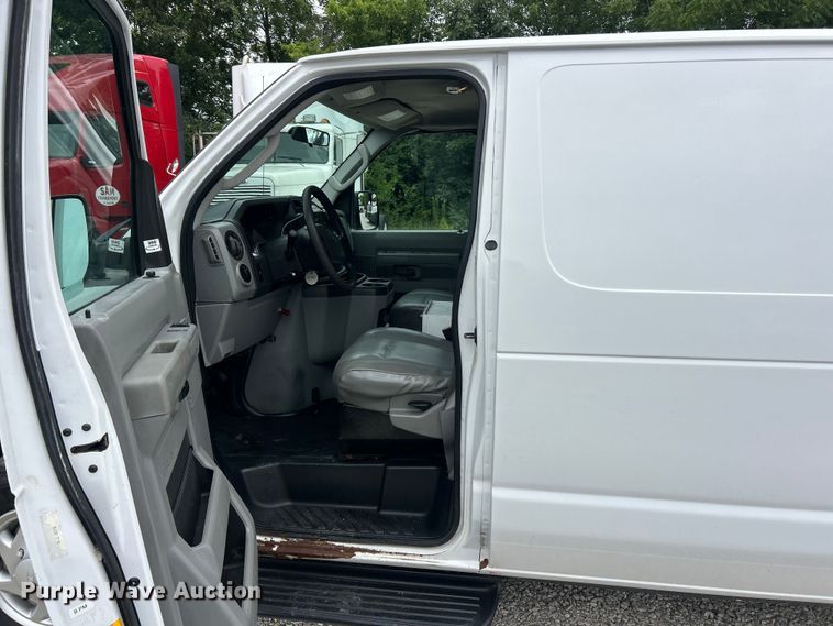 image for item FT6013 2011 Ford E250 van