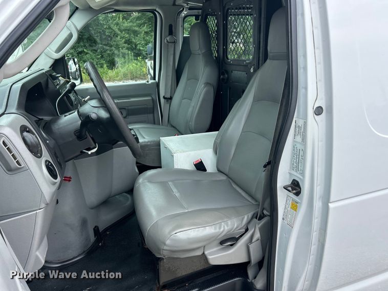 image for item FT6013 2011 Ford E250 van