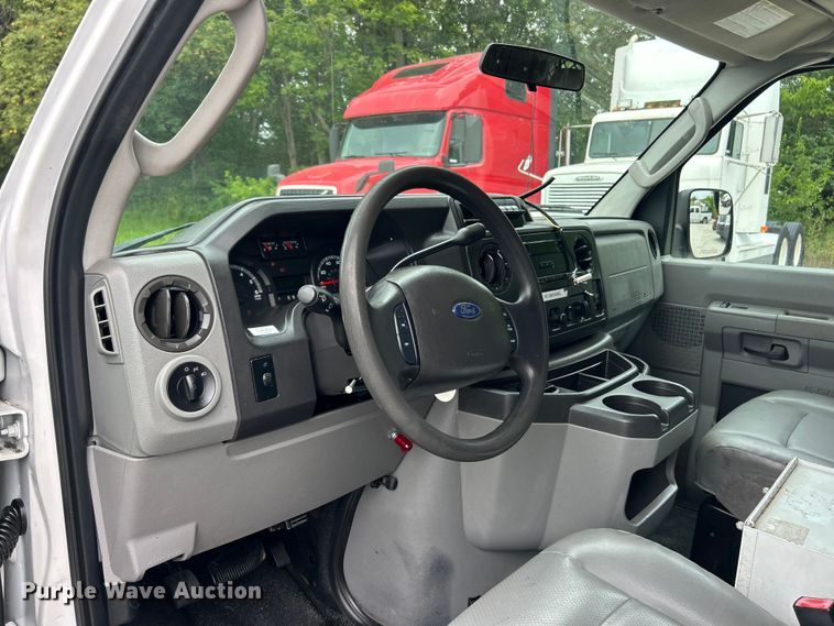 image for item FT6013 2011 Ford E250 van