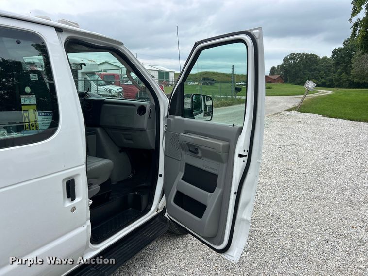 image for item FT6013 2011 Ford E250 van