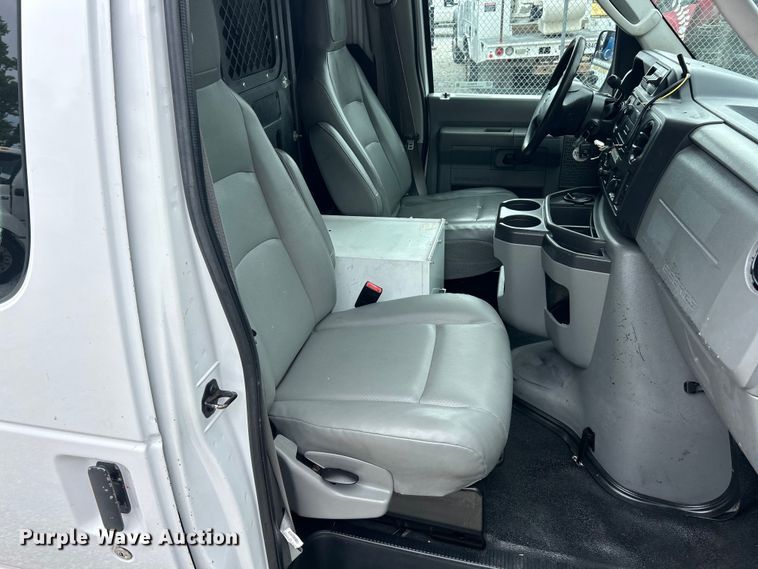 image for item FT6013 2011 Ford E250 van