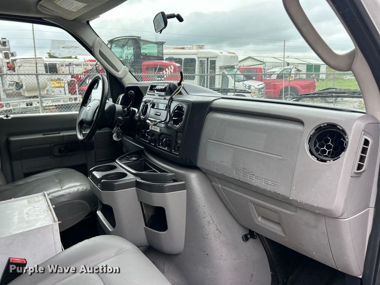 image for item FT6013 2011 Ford E250 van