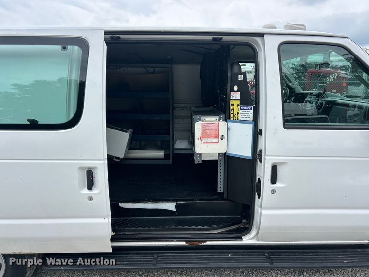 image for item FT6013 2011 Ford E250 van