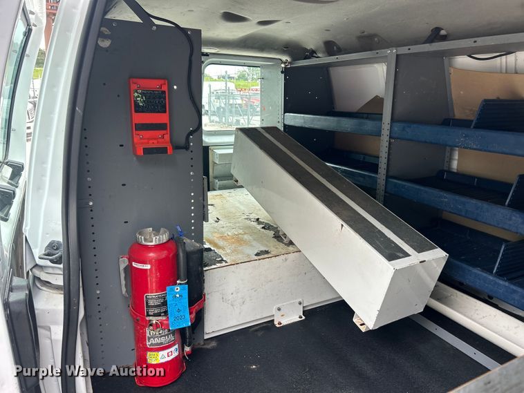 image for item FT6013 2011 Ford E250 van
