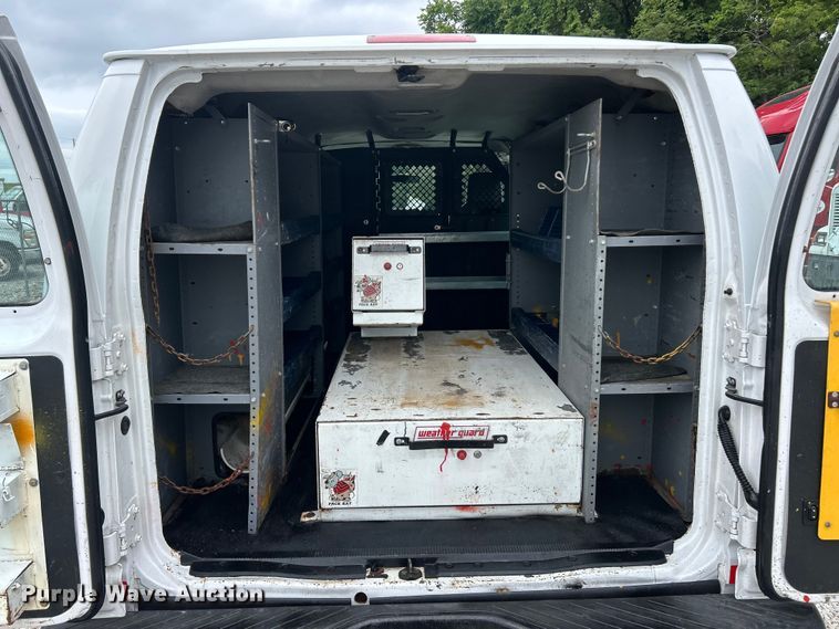 image for item FT6013 2011 Ford E250 van