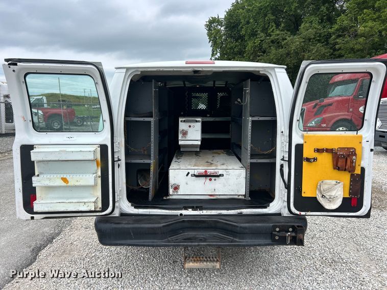 image for item FT6013 2011 Ford E250 van