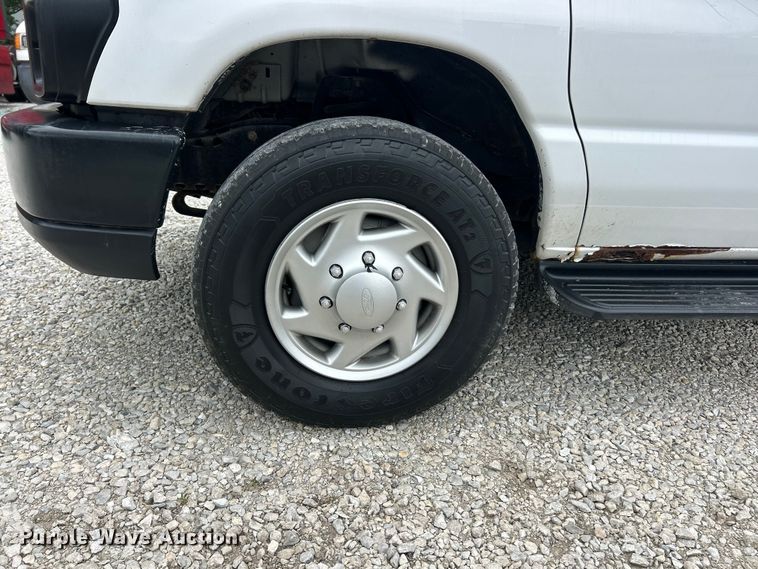 image for item FT6013 2011 Ford E250 van