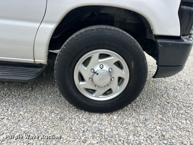 image for item FT6013 2011 Ford E250 van