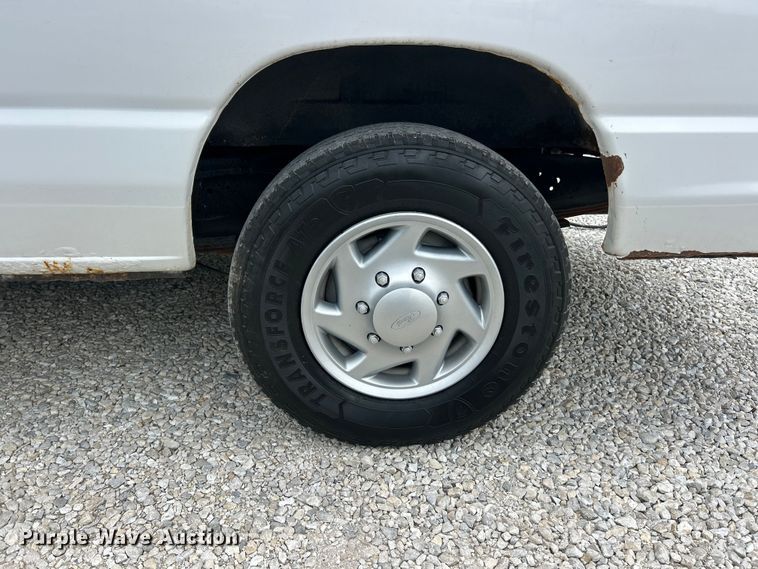image for item FT6013 2011 Ford E250 van