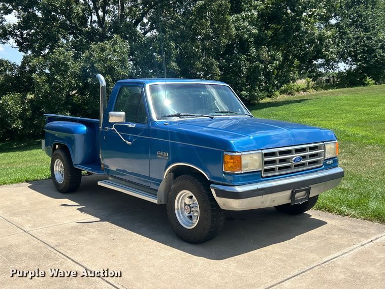 image for item FT6072 1988 Ford F150 XLT Lariat pickup truck