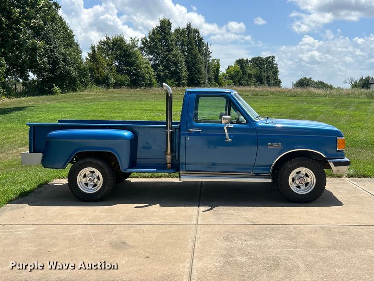 image for item FT6072 1988 Ford F150 XLT Lariat pickup truck