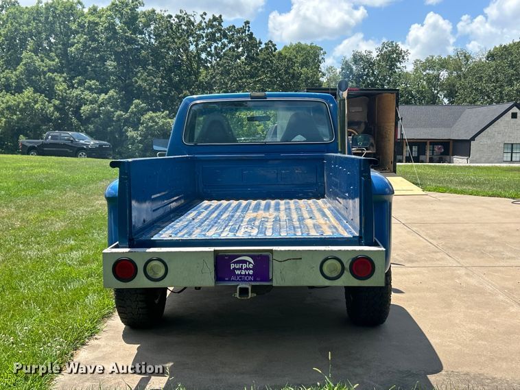 image for item FT6072 1988 Ford F150 XLT Lariat pickup truck