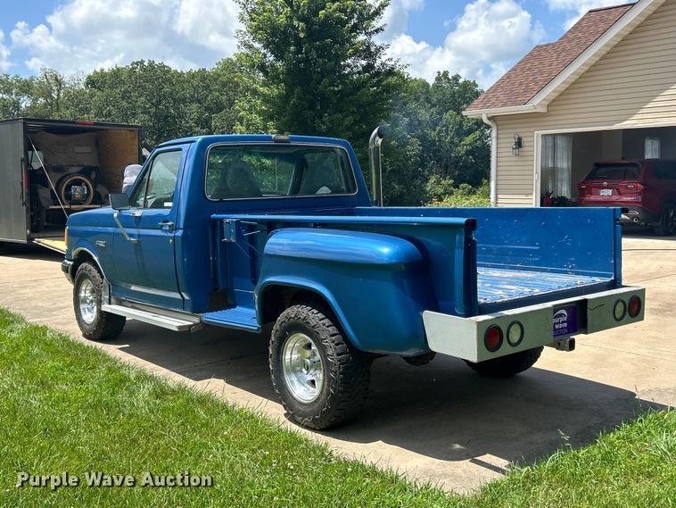 image for item FT6072 1988 Ford F150 XLT Lariat pickup truck