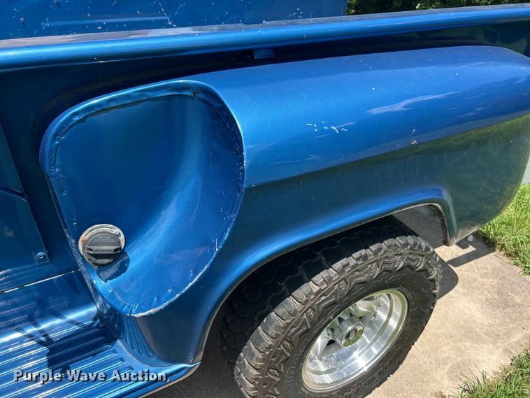 image for item FT6072 1988 Ford F150 XLT Lariat pickup truck