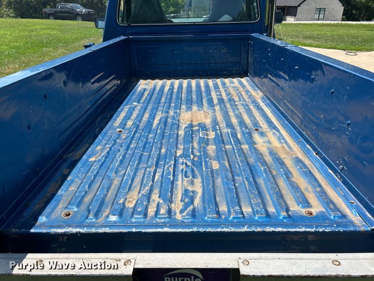 image for item FT6072 1988 Ford F150 XLT Lariat pickup truck