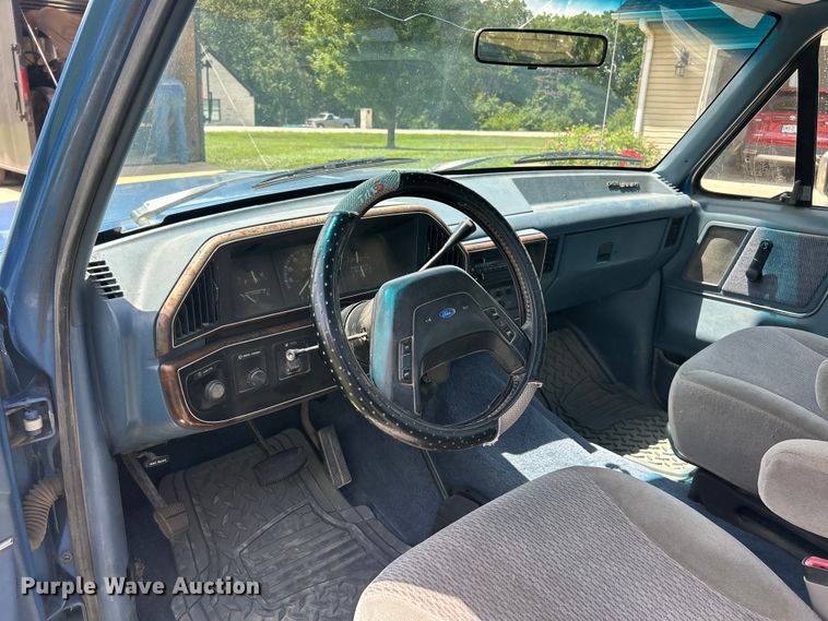 image for item FT6072 1988 Ford F150 XLT Lariat pickup truck