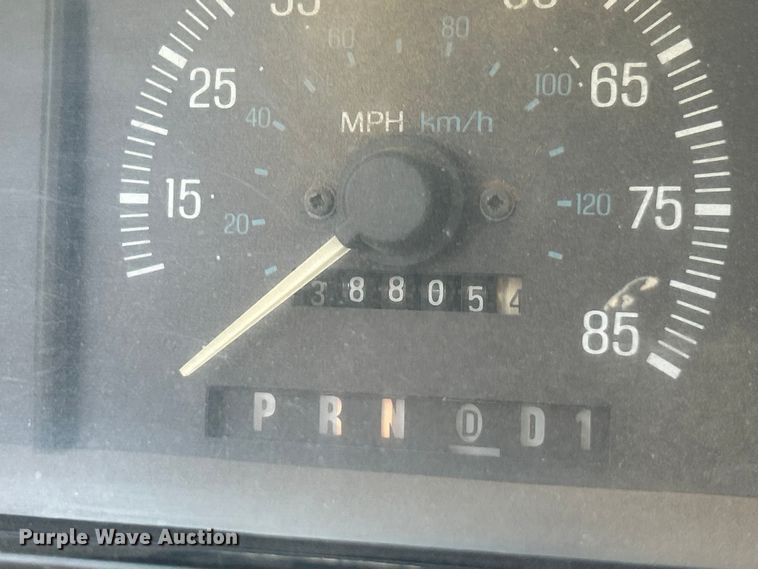 image for item FT6072 1988 Ford F150 XLT Lariat pickup truck