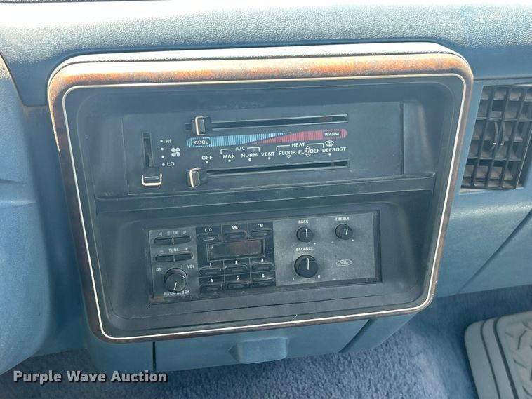 image for item FT6072 1988 Ford F150 XLT Lariat pickup truck
