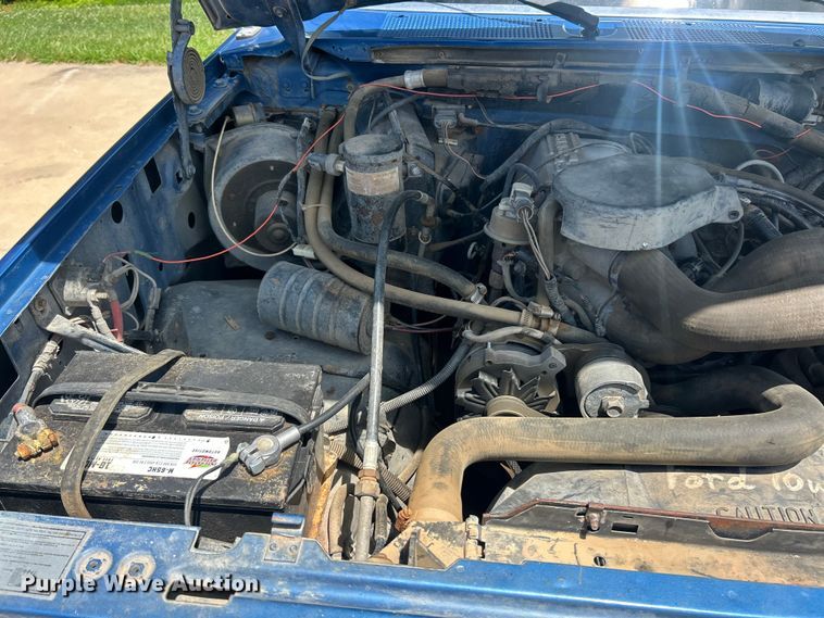 image for item FT6072 1988 Ford F150 XLT Lariat pickup truck