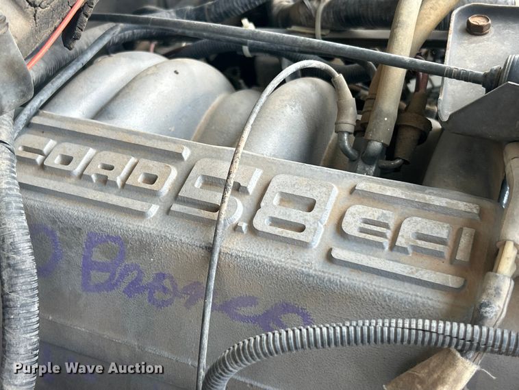 image for item FT6072 1988 Ford F150 XLT Lariat pickup truck