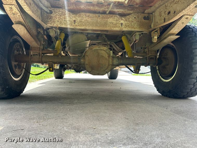 image for item FT6072 1988 Ford F150 XLT Lariat pickup truck